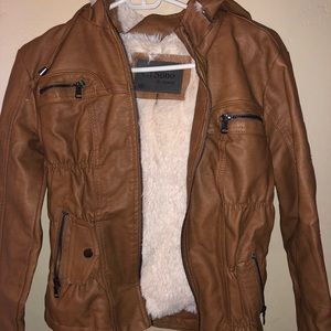 Zip-up jacket w/ lining on inside & hood